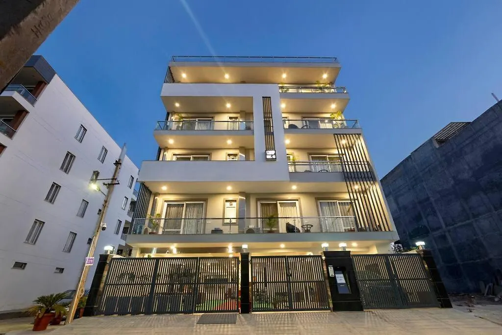 Peaceful City Paradise With King Bed & Tub Gurgaon India
